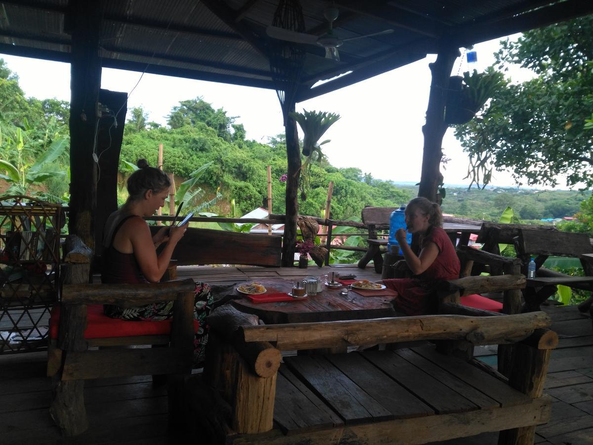 Tree Lodge Banlung エクステリア 写真