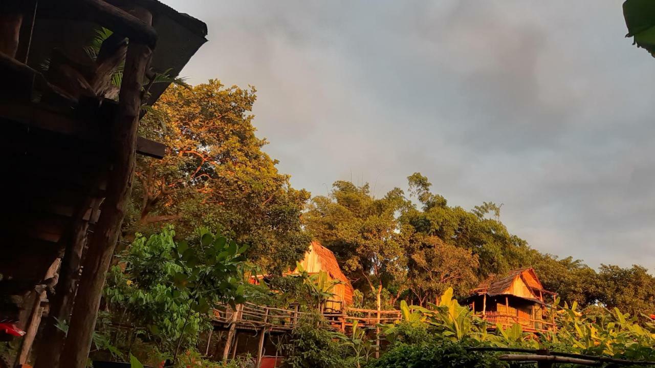 Tree Lodge Banlung エクステリア 写真